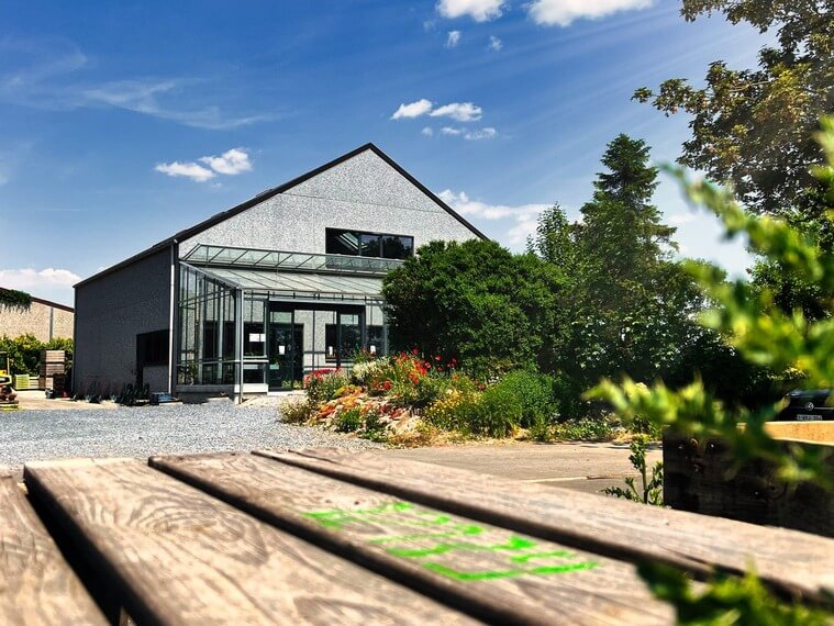 devanture de la ferme legat